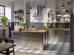 Pour un bricoleur averti, le carrelage d'une crédence ou d'un plan de travail dans une cuisine ne présente pas de difficultés particulières. Gschwartz Com Casiers Et Supports Rangement Pour La Cuisine Barre Mural Cuisine Support De Rangement Mural Pour Ustensiles De Cuisine En Aluminium Avec Crochets Mobiles Rail De Suspension Barre De Credence Kitchen Bleu