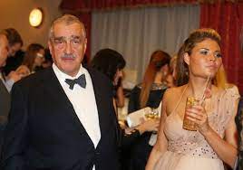 Karel schwarzenberg a jana vopěnková. Skandal Na Slavicich Kraus Uspal Schwarzenberga Sedmicka Cz