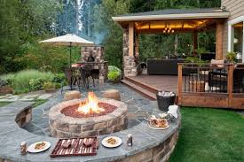 Steps for installing a patio with fire pit: 15 Most Stunning Paver Patio With Fire Pit To Create A Warm Outdoor Living Spaces La Urbana