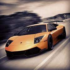 gold lambo at top speed