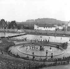 maastricht waldeckpark zwembad jekerdal dames en kinderbad champs elyseesweg op de achtergrond maastricht foto s zwembad