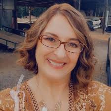 Melanie Mullis's Instagram, Twitter & Facebook