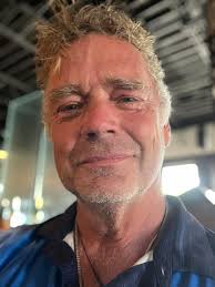 Finally reading the People articles. Love them. But it hurts. I guess  public expression of intense grief is why I'm here now. If you grieve  someone… show it. We honor those we