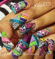 Diseno De Unas Muy Largas Muy Al Estilo Sinaloa Lleno De Colores Y Cristales Bling Nails Fantasy Nails Nail Art