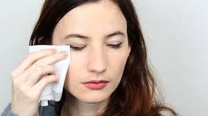 When i use makeup wipes i really have to pick at my eye and try to really wipe hard to get the eyeliner off my eyelids. 4 Ways To Remove Eyeliner Wikihow