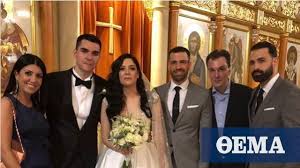 Καλεσμένος της νάνσυς ζαμπέτογλου και του θανάση αναγνωστόπουλου ο πιο επιτυχημένο τραγουδιστή της γενιάς του, ο ταλαντούχος κωνσταντίνος αργυρός. O Kwnstantinos Argyros Pantrepse Thn Tridymh Adelfh Toy