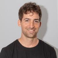 100+ perfiles de «Kahn»