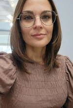 Amanda Penrose's Instagram, Twitter & Facebook