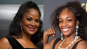 Laila Ali has seemingly responded after Claressa Shields secured the $15M  for their boxing matchup. 👀😬 VIDEO & reactions:  https://theshaderoom.com/laila-ali-seemingly-responds-claressa-shields-secures-15m-for-boxing-matchup/?utm_source  ...