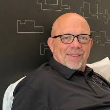 Louis Baggett's Instagram, Twitter & Facebook