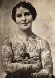Awesome Vintage Photographs Of Tattooed Women In 2020 Historical Tattoos Tattoo Photography History Tattoos