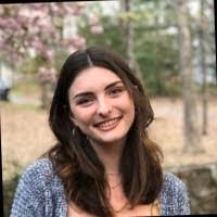 Lori Baxter's Instagram, Twitter & Facebook