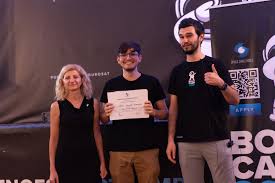 Aspirando a las estrellas: El puntarenense que sueña convertirse en  ingeniero espacial