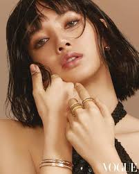 Phát lú vì Lisa: Sáng tóc này, chiều tóc nọ, sắp solo nên cố tình nhử fan  đây mà!