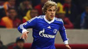 The teemu pukki sbc in fifa 20 is another pretty tricky problem to solve, requiring you to assemble several squads to as always there are multiple solutions to the pukki squad building challenge. Erkennen Sie Ex Schalke Sturmer Teemu Pukki Noch Fussball Sport Bild
