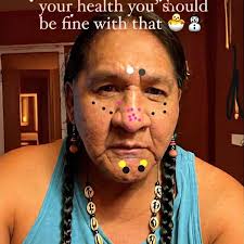 Wow, you're gorgeous. Are you in the Army FOS so you in the military? I  sure 20 years in the morning core retired.