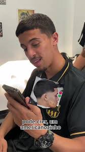 Famoso corte americano!🇺🇸 . . . . . . #barber #barbeirolifestyle  #barberlife #barbeiromoderno #corteamericano🇺🇸 #degrade #caxiasdosul