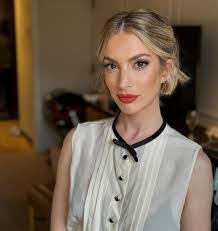 Marisa Warren's Instagram, Twitter & Facebook