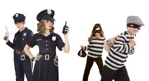Costume poliziotto bambino e costumi di carnevale per bambina e per bambino a prezzi eccezionali! I 10 Migliori Costumi Da Poliziotto E Carabiniere Per Bambini Giocagiardino