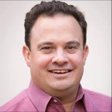 Introducing our 2019 President Anne Warda who was also our 2009 Queen  Isabella and our 2019 Vice President Bill Mastrangelo of the San Francisco  Italian Heritage organization. We look forward to another