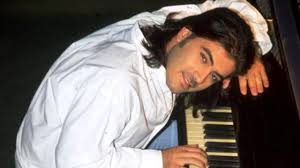 Zerrin özer, katıldığı bir programda 1998 yılında hayatını kaybeden şarkıcı kerim tekin ile ilgili bir itirafta bulundu. Kerim Tekin Kimdir Kerim Tekin Neden Oldu Kerim Tekin Hayati Ve Biyografisi Kerim Tekin Hakkinda Merak Edilenler Haberimizde Haberler