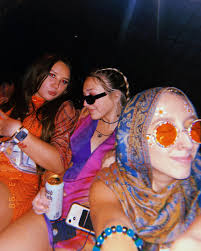 graduation with a chance of rain🌧 onto the next 4 with @_emilystanley_  💛🖤⚔️