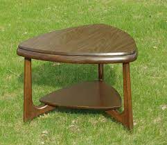 Mcm Eames Era Mid Century Modern Mersman Guitar Pick Side End Table Style 37 5 Afflink Contains Affiliate Links Fiberglass Shell Chairs End Tables Table Style