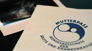 Der mutterpass wurde 1961 eingeführt und seitdem stetig aufgrund neuester erkenntnisse. Mutterpass Was Schwangere Uber Die Abkurzungen Wissen Sollten