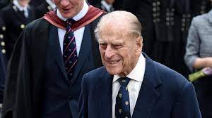 Заедно с кралицата прави мног. Qq 1gkeupdkgmm