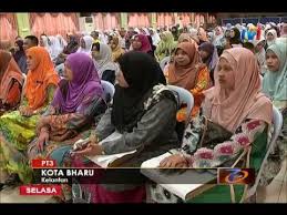 Download mp3 aishah putri gratis, ada 20 daftar lagu aishah putri yang bisa anda download. Pt3 11 Pelajar Sma Tengku Amalin A Ishah Putri Dapat 11a 20 Dis 2016 Youtube