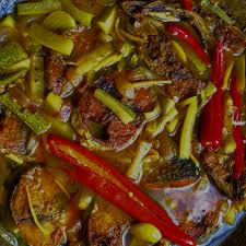 Kalau biasa makan nasi berlauk nasi air dingin. Ikan Tongkol Masak Cuka Masak Acar