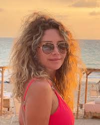 Fay from Crystal and Tia from Al Kha'en spotted in the same dress