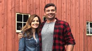 Smallville's Tom Welling and Erica Durance Reunite on Arrow Crossover Set -  IGN