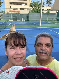 Are there pickleball courts at Barcelo Aruba?