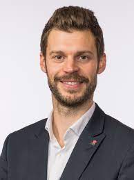 He is a member of parliament from oslo.he was formerly deputy party leader from 2010 to 2012. Biografi Moxnes Bjornar