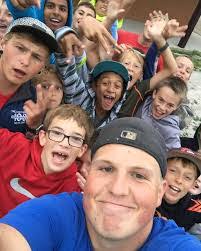 Darien Bush's Instagram, Twitter & Facebook