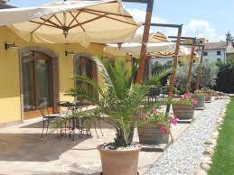 Dopo tutto, che bello sedersi di sera all'aria aperta, chiacchierare con gli amici o semplicemente guardare le stelle. Agriturismo Le Case Di Campagna Dossobuono Veneto Italy 41 Guest Reviews Book Hotel Agriturismo Le Case Di Campagna