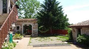 Sulla cintura esterna del centro storico di borghetto, in posizione soleggiata, comoda ai servizi e facile da raggiungere, villa in stile liberty risalente al 1'800 e ristrutturata nel. Foto 4 Trieste Casa Indipendente A Sesana A Trieste In Vendita