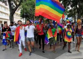 Dado que la protesta de stonewall se dio el 28 de junio, se estableció esta fecha como el día internacional del orgullo lgbt y, por tanto, junio se convirtió en el mes del orgullo. Mes Del Orgullo Lgbtq Como Comenzo Esta Celebracion En Estados Unidos As Usa