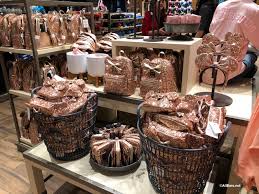 Get the best deals on rose gold ear piercing jewellery. Rose Gold Ears Are Back With A New Look In Disney World Allears Net
