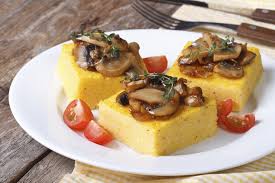 Perché la polenta per i bergamaschi è convivialità e ospitalità tanto quanto i casoncelli. Ricette Con Avanzi Di Polenta Non Sprecare