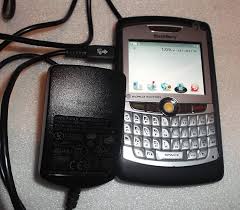 The blackberry 8830 world edition gives you phone, email, organizer, web browsing and instant messaging. Amazon Com Blackberry 8830 World Edition Mobile Phone Silver Cell Phones Accessories