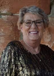 Mary Simmerman's Instagram, Twitter & Facebook