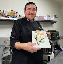 Feliz Cumpleaños a nuestro fundador y maestro, el chef Hernando Moreno. Que  nos siga brindando muchos años mas de enseñanzas y alegria👨🏻‍🍳#proud2bhm  “Soy chef porque el mundo necesita gente que ame lo
