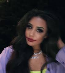 Beautiful Makeup Transformation 🌹 BEFORE & AFTER ✨ Makeup By :  @makeup.by.daisygc • • • LASHES (90s Babe)