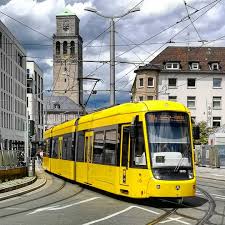 Auf Der Linie 104 Wird Zumindest Auch Ein Recht Dunnes Angebot Gefahren Essen Essenruhr Stadtessen Visitessen Mulheima Light Rail Around The Worlds World