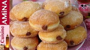 أروع و أسهل بينيي بحشوة الشكلاط اقتصادي مسفج ورطب ناجح 100 من أول محاولة Youtube Food Moroccan Food Bread Rolls Recipe