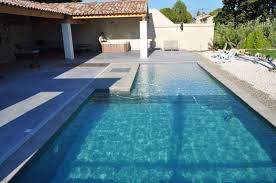 Situé à un étage élevé avec 1 chambre, balcon, cuisine américaine et très bon plan d'étage donnant sur le boulevard. Construction D Une Piscine Avec Plage Immergee Et D Un Pool House A Isle Sur La Sorgue Inter Piscine