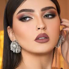 nora bo awadh on instagram شوية ملوخيه ماتضر safa photographer beautiful lipstick smokey eye makeup wedding hair and makeup