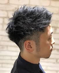 髪型 髪色 ヘアカラー ヘアスタイル トレンド 外国人風 透明感 小顔 グラデーションカラー インナーカラー ハイライトカラー ブラウン ベージュ グレージュ メンズ 男 冬 髪型 髪 色 ハイライトカラー